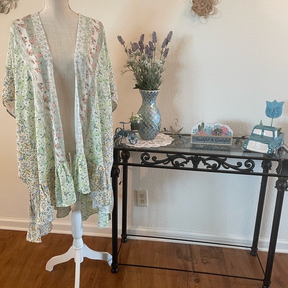 New Boutique Plus & Reg size ruffle kimono - Picture 4 of 5